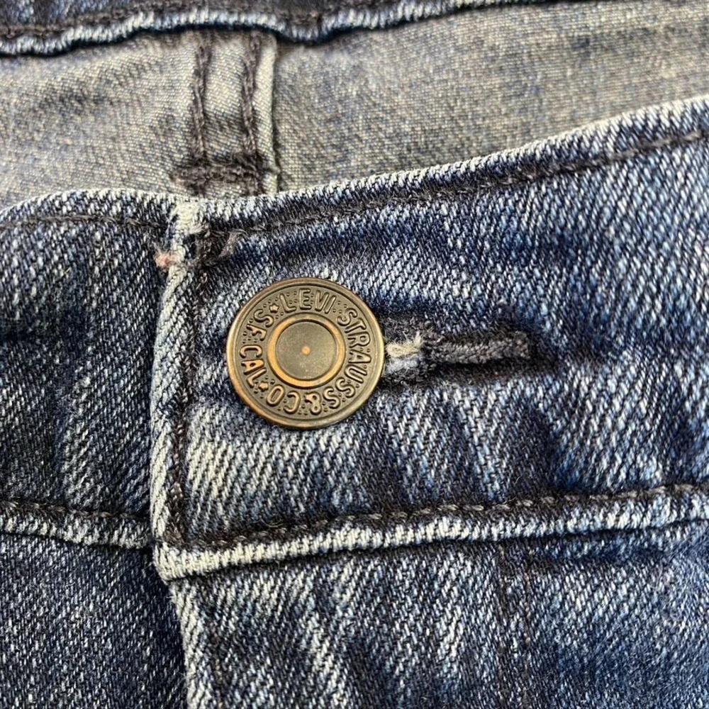 Levis Jeans Boyfriend Womens Size 33 M Relaxed Straight Medium Wash‎ Fit Denim